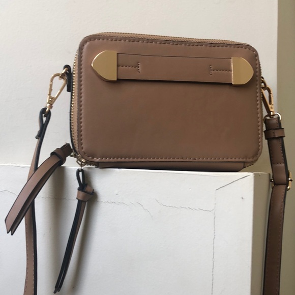 Melie Bianco Tan Crossbody - Picture 2 of 6